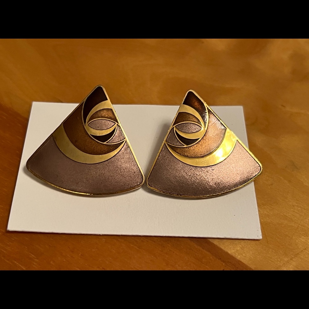 Vintage Samuel Huang Rose Blush & Gold Tone Triangular Pierced Earrings